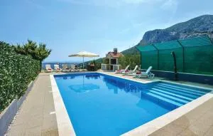 Family Villa in Solin with Pool - Odža