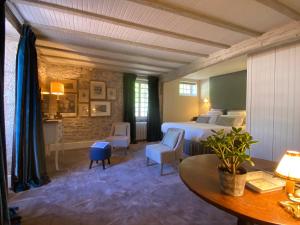 Hotels Le Moulin du Roc : photos des chambres