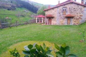 Charming House in La Cavada with Jacuzzi - La Cavada