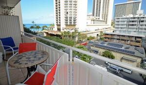 Sea Shore 75 Steps from Waikiki Beach and Sleeps 1 - 3!