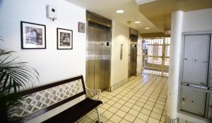 Sea Shore 75 Steps from Waikiki Beach and Sleeps 1 - 3!