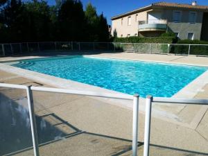 Appartements Appartement charmant Villeneuve-les-Avignon, 55 m² + Terrasse : photos des chambres