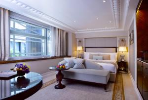 The Fullerton Hotel Singapore (8 of 42)