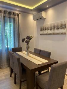 The Grey Rose Apartment