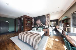 King Suite with Spa Bath room in Van der Valk Airporthotel Düsseldorf