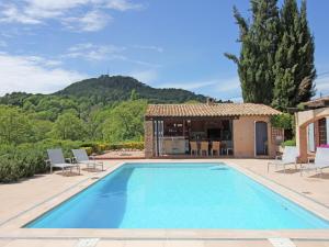 Maisons de vacances Luxurious Holiday Home in Salernes with Private Pool : photos des chambres