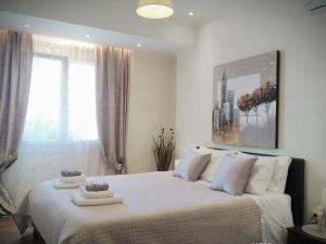 Sunshine Home 2 with Sea View