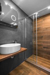 Ultima, Nilie Hospitality MGMT