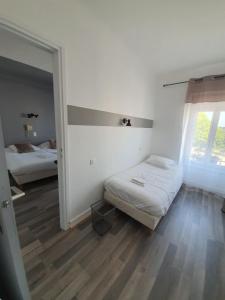 Hotels La Marine : photos des chambres