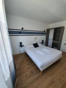 Hotels La Marine : photos des chambres