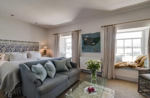 Deluxe Suite with Sea View room in The Idle Rocks