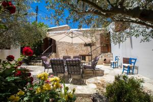 DROUSHIA CORNER HOUSE