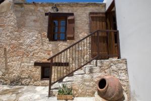 DROUSHIA CORNER HOUSE