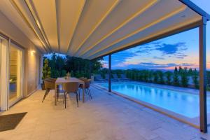 Holiday Home Elegant