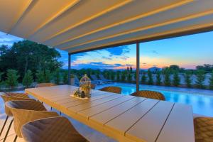 Holiday Home Elegant