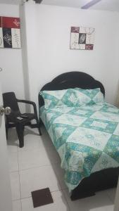 Cerca al club militar embajada americana, Corferias 502