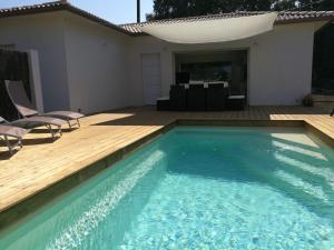 Villa de 2 chambres avec piscine privee jardin clos et wifi a Oletta