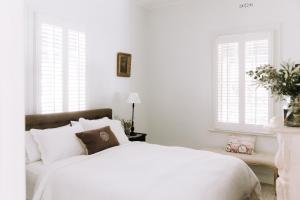 French Cottage Beechworth with stunning Alfresco Garden