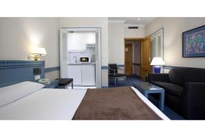 Room #26186983 room in Espahotel Gran Vía