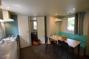Campings Camping Les Salisses - Maeva : photos des chambres