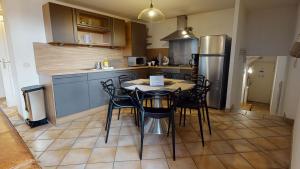 Appartements Sous les Tilleuls PARKING HYPERCENTRE 4-6 Personnes : photos des chambres