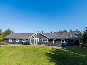 14 person holiday home in Blåvand