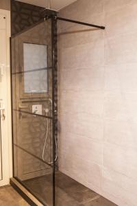 Central Comfy Modern Flat 2 bedrooms 2 bathrooms