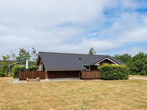 6 person holiday home in Tarm