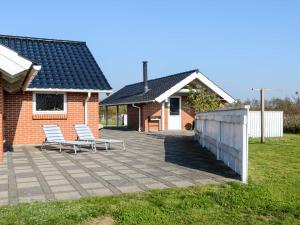 6 person holiday home in Tarm