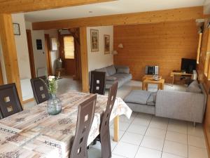 Chalets Chalet Clairefontaine : photos des chambres