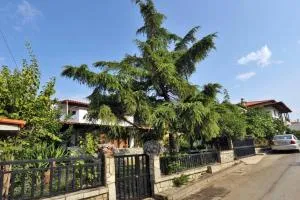 Private home with spacious garden & veranda - Flogita beach - Zográfos