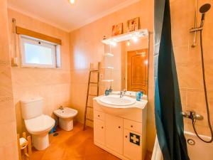 Sea View Apartment by Beach & Marina #1869