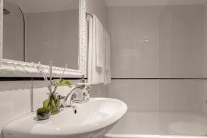 InLoveApartments - One Love, One Heart