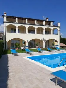 欢迎公寓 - 科斯特曼诺