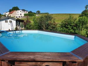 2 vraies chambres privées chez l habitant au calme dans villa de campagne plain-pied 105m2 avec piscine à Montfaucon
