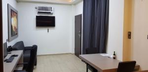 Minimal Studio in Paleo Faliro