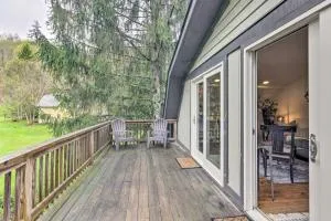 Modern Farmhouse Duplex by Stream, 4 Mi to Boone! - 布洛英罗克山