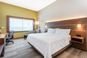Standard Room room in Holiday Inn Express & Suites - Springfield North an IHG Hotel
