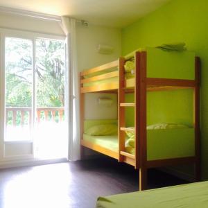 Auberges Auberge de la Vallee d'Ossau : Chambre Familiale - Vue sur Jardin