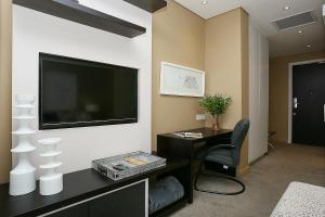 304 Sandton Skye Apartments