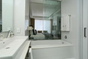 304 Sandton Skye Apartments