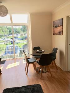 River Courtyard Ground Floor Apt 2BR Parking St Neots Town Centre