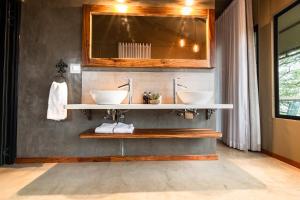 Kifaru Luxury Lodge