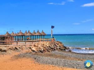 Moderno apartamento con vistas al mar