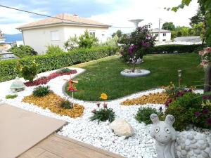 Apartment and room Hudoletnjak