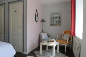 B&B / Chambres d'hotes Le Domaine du Pont Canon : Chambre Deluxe (2 Adultes + 1 Enfant)