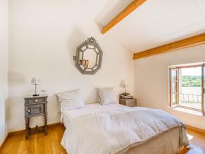 Maisons de vacances Spacious Holiday Home in Sauveterre de l mance : photos des chambres