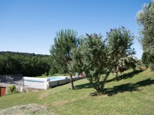 Maisons de vacances Spacious Holiday Home in Sauveterre de l mance : photos des chambres