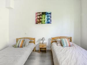 Maisons de vacances Modern holiday home with pool : photos des chambres