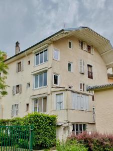 Hotels Initial by balladins, Hotel Restaurant Broisin : photos des chambres